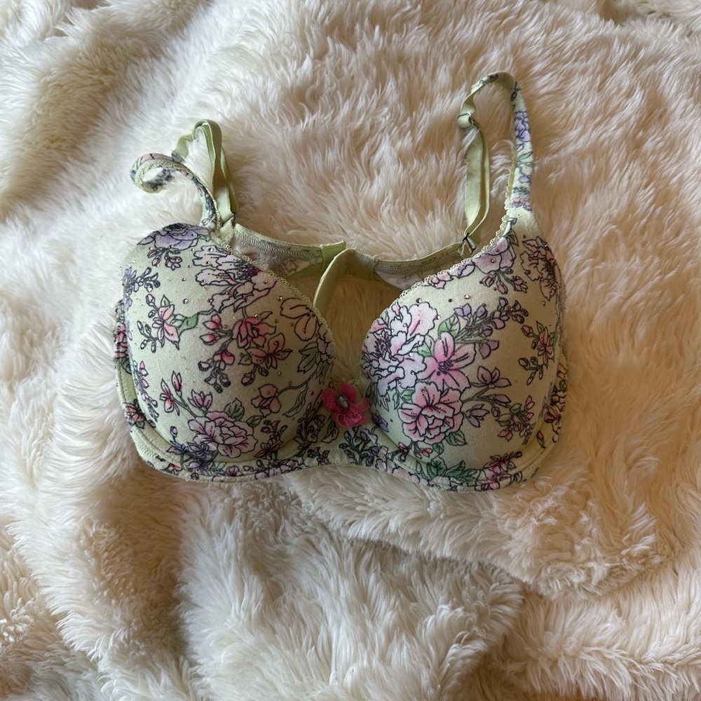 Victoria’s Secret Bra